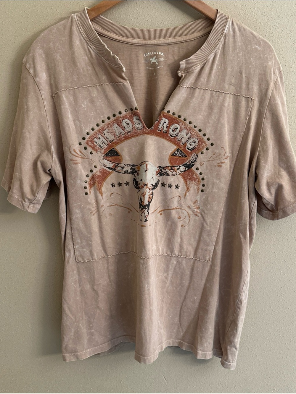 Idyllwind Miranda Lambert Cowgirl Headstrong Tee Shirt M  Western V Neck